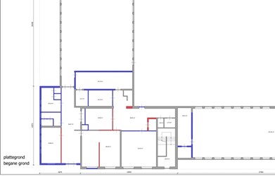 <p>Faseringsplattegrond van de begane grond van gebouw 2. Niet ingekleurd: nieuwbouw 1948, blauw: verbouwing 1964, rood: latere veranderingen. </p>
